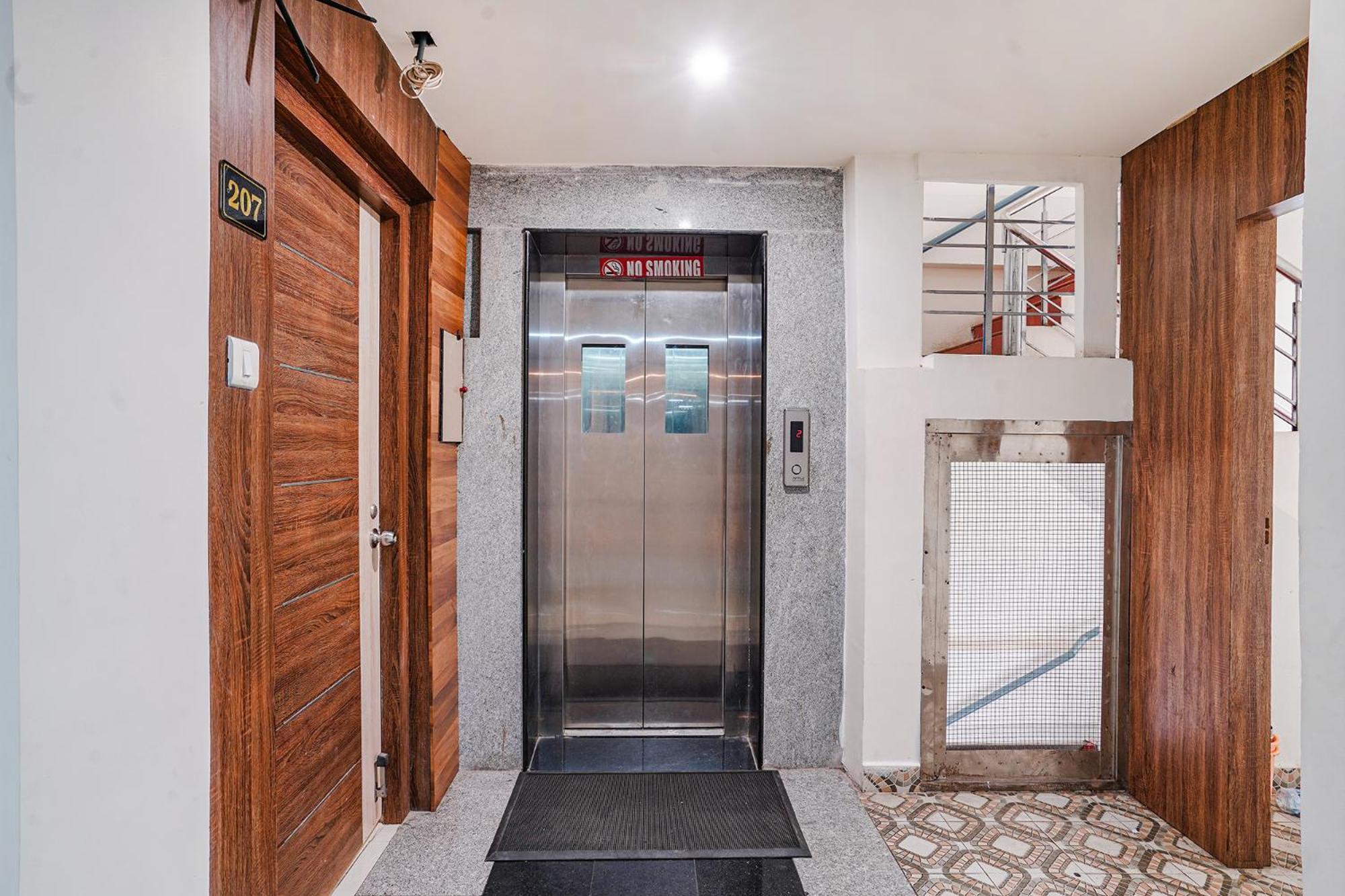 Fabhotel Ambika Elite Buckinghampet Exteriör bild